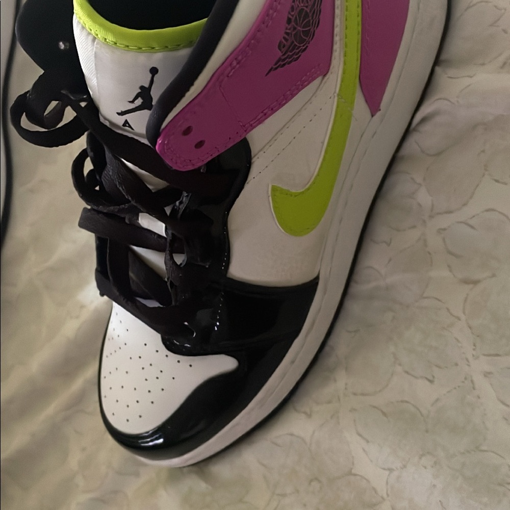 Colorful - Picture 4 of 5